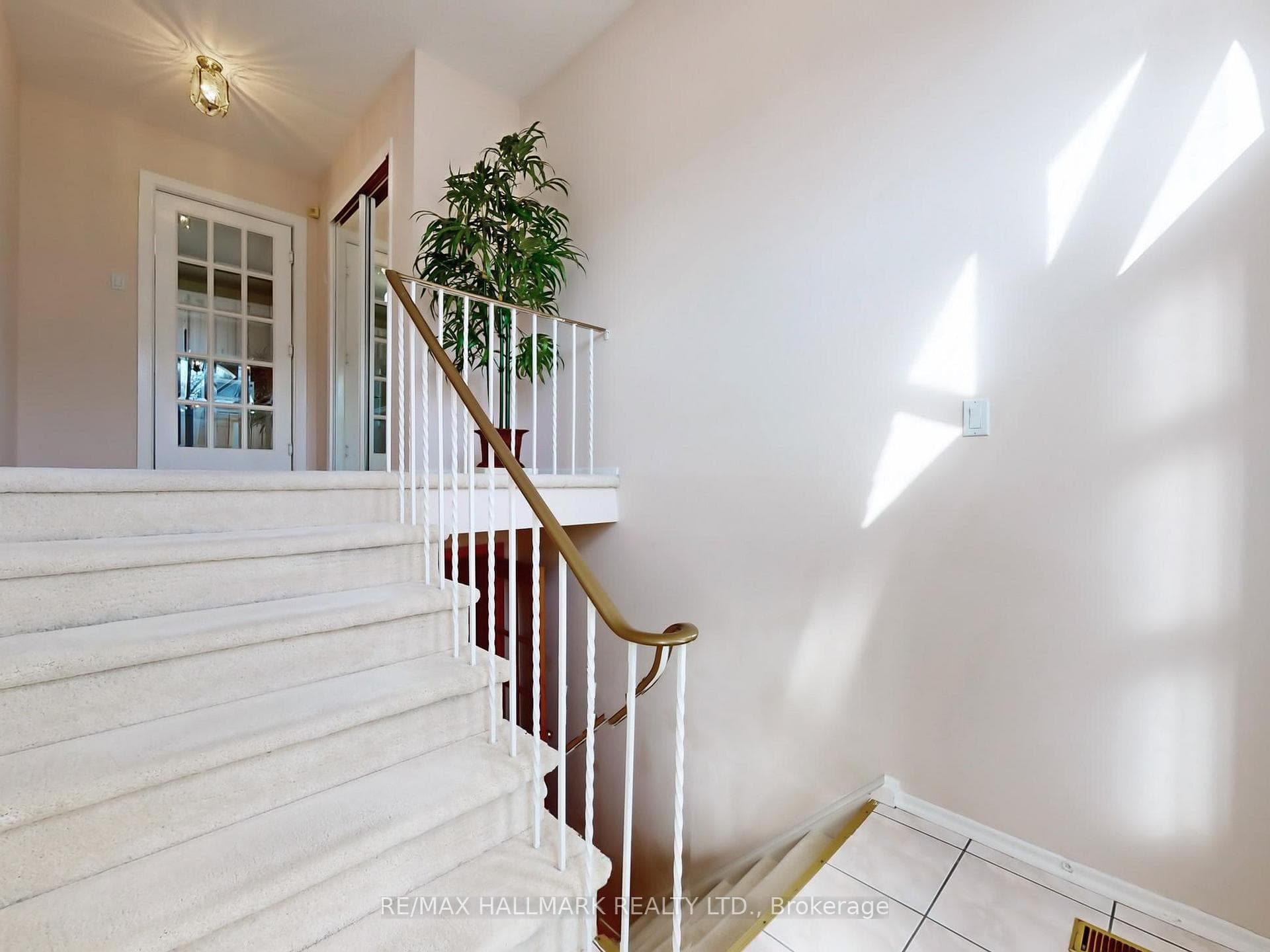 129 Sexton Crescent photo 4