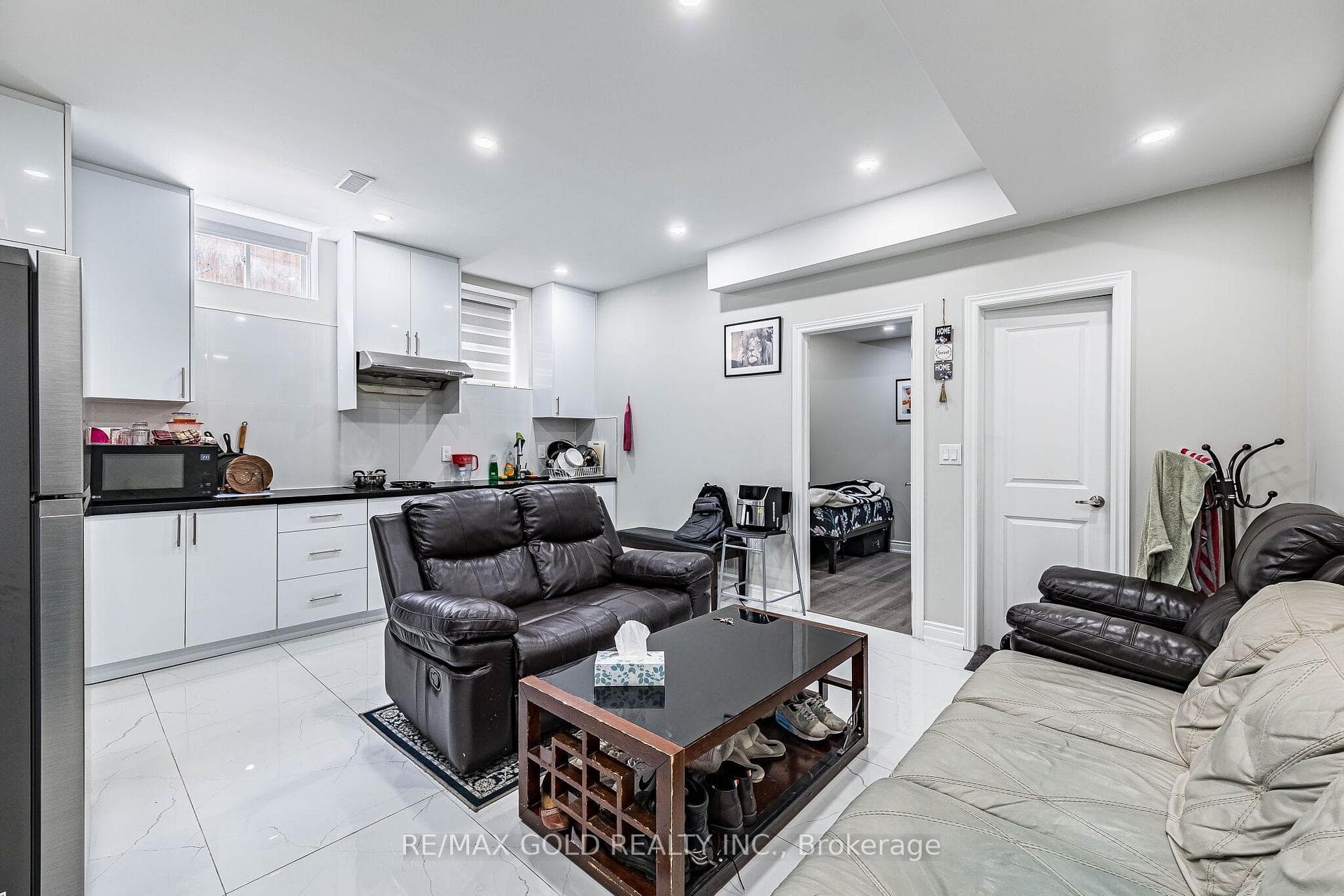 39 Academy Drive photo 27