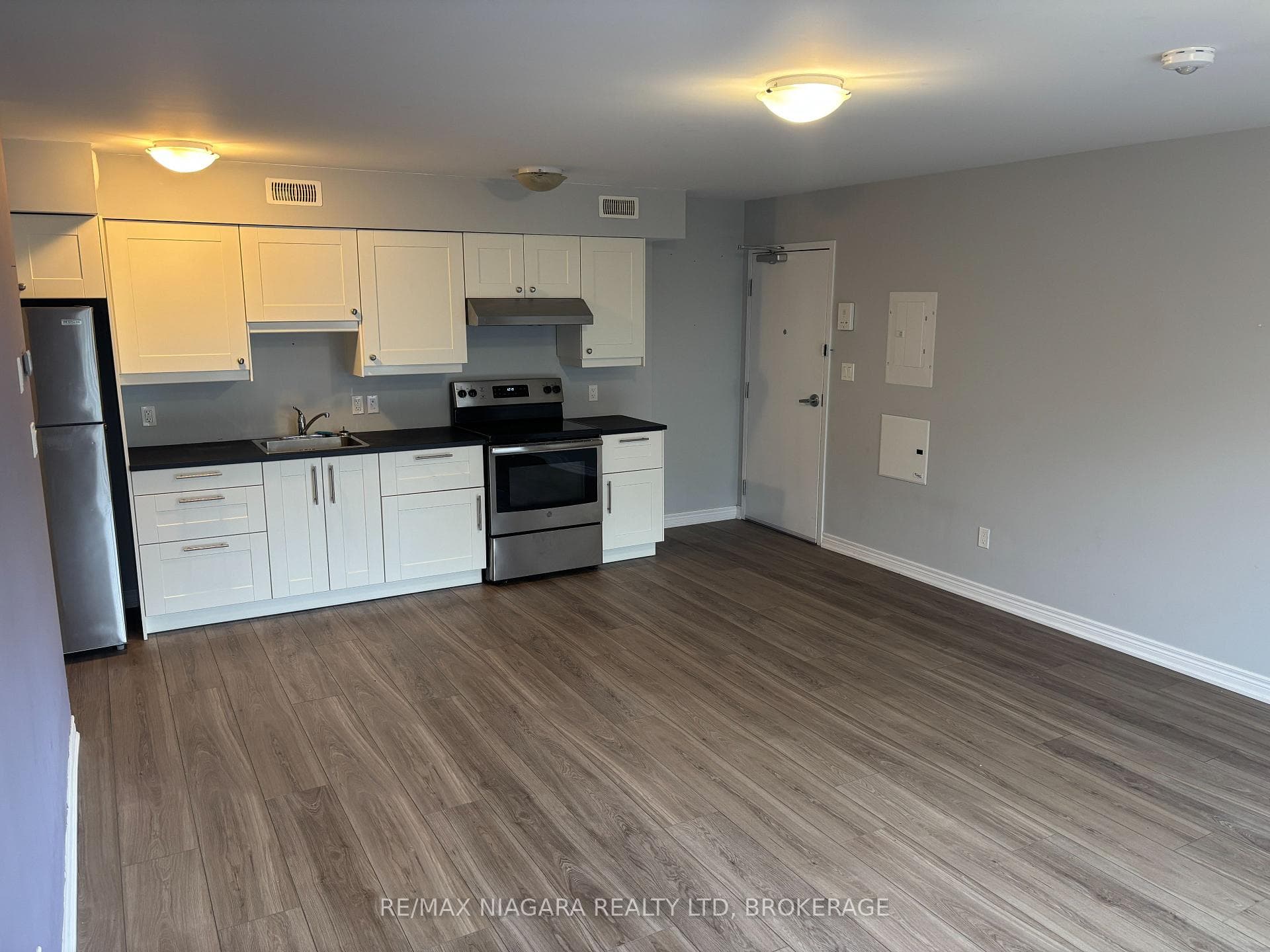 2622 Stevensville Road Unit 3 photo 3