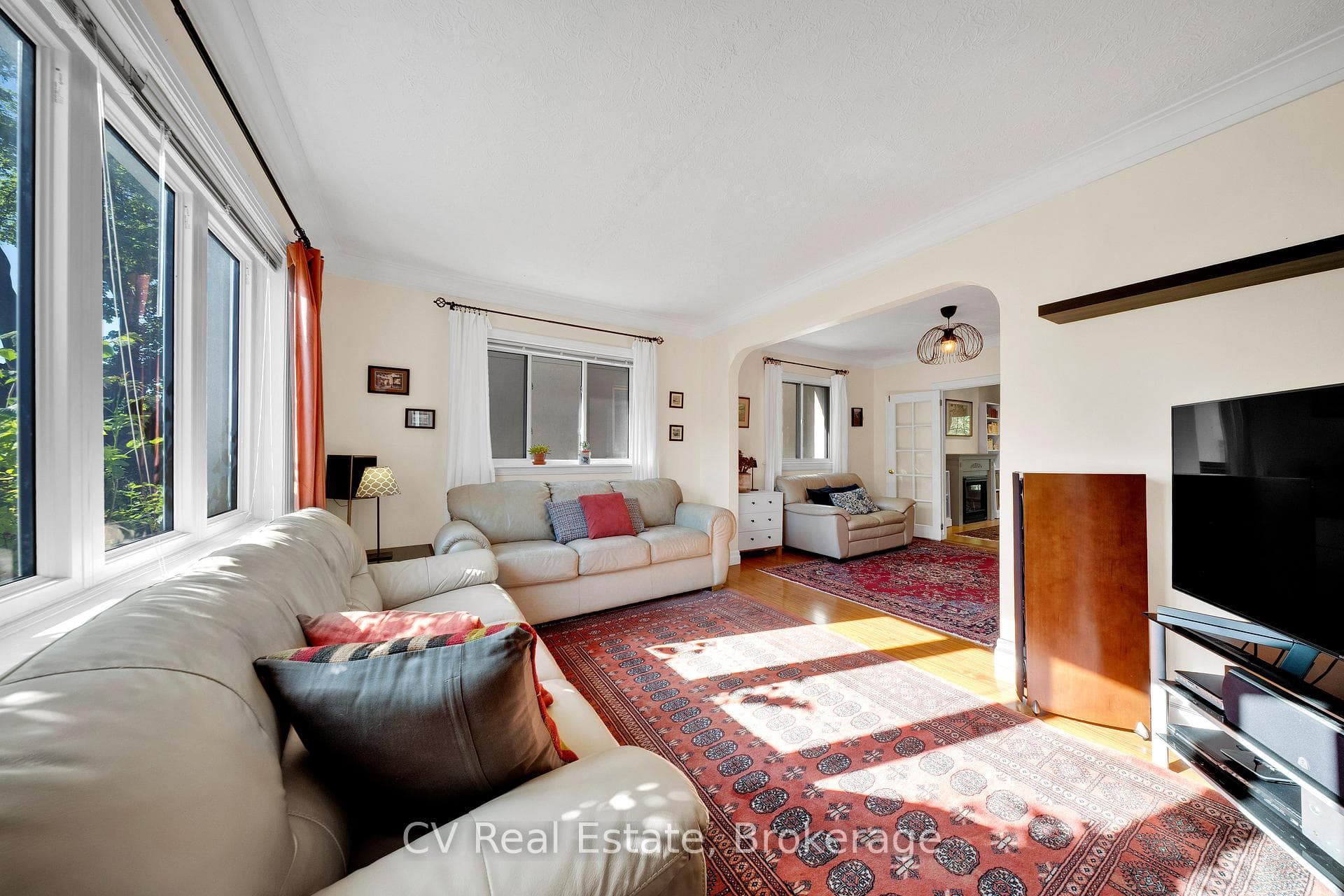 56 Harewood Avenue photo 4