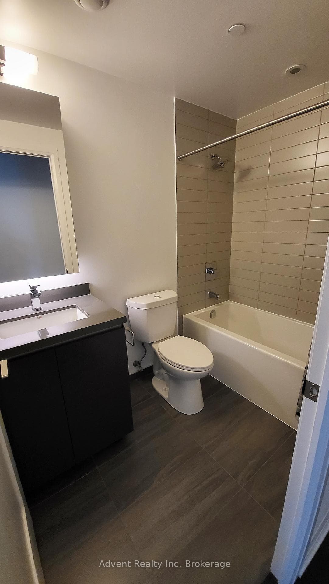 398 Highway 7 Avenue Unit 512 photo 9