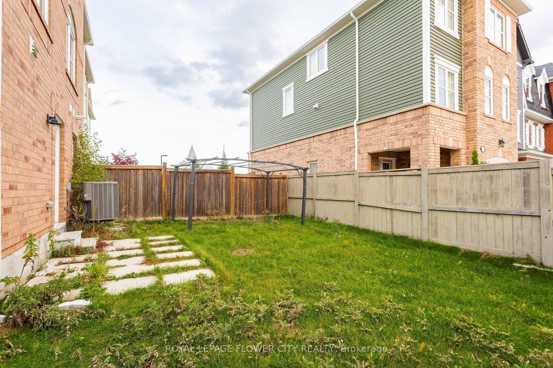 41 Vanhorne Close photo 49