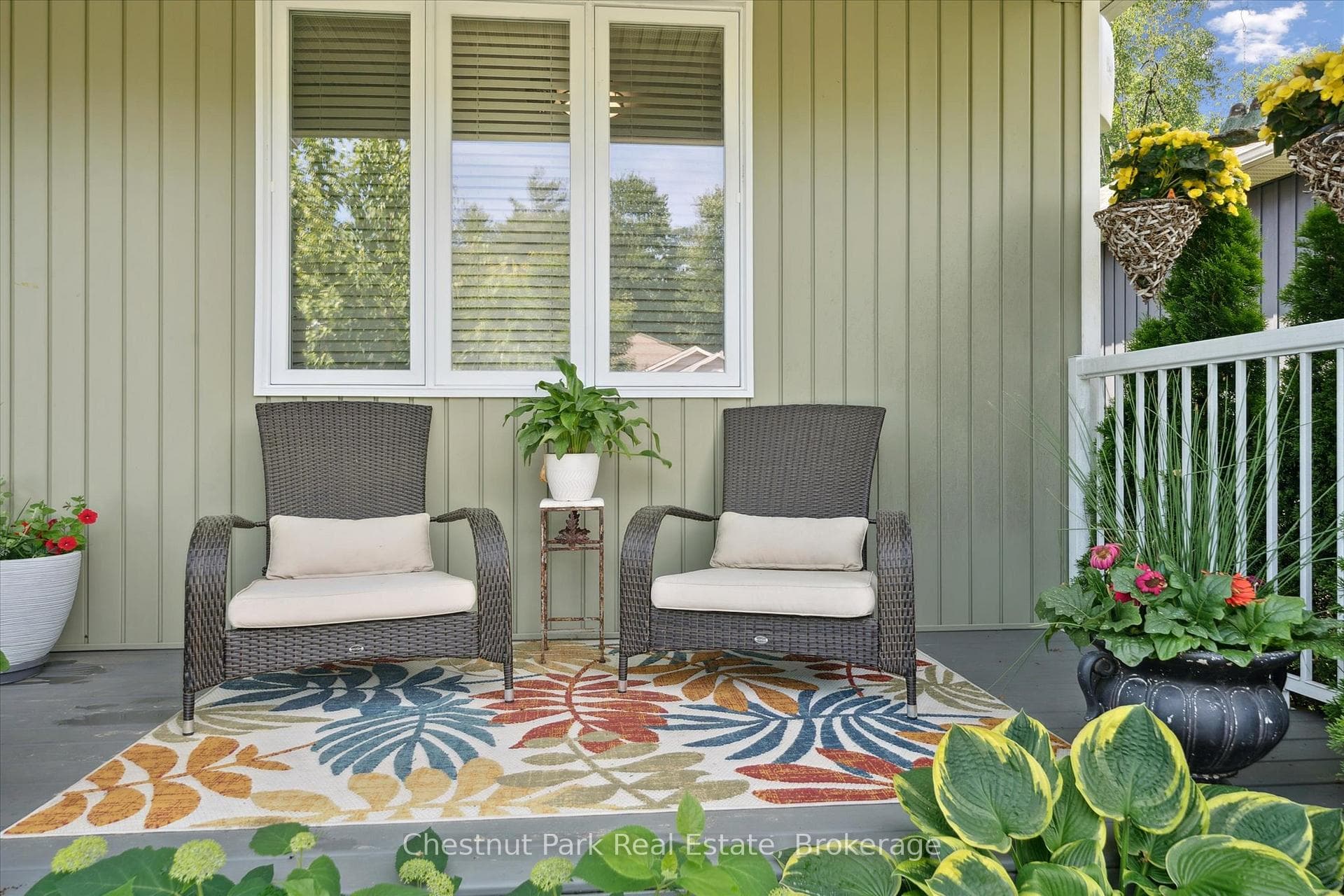 Great covered front porch
