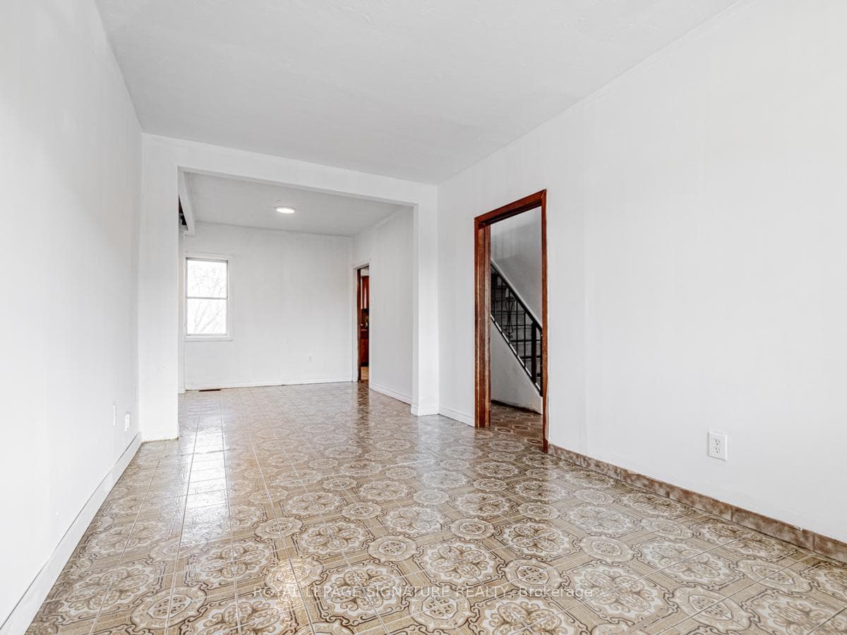 37 Gilbert Avenue photo 7