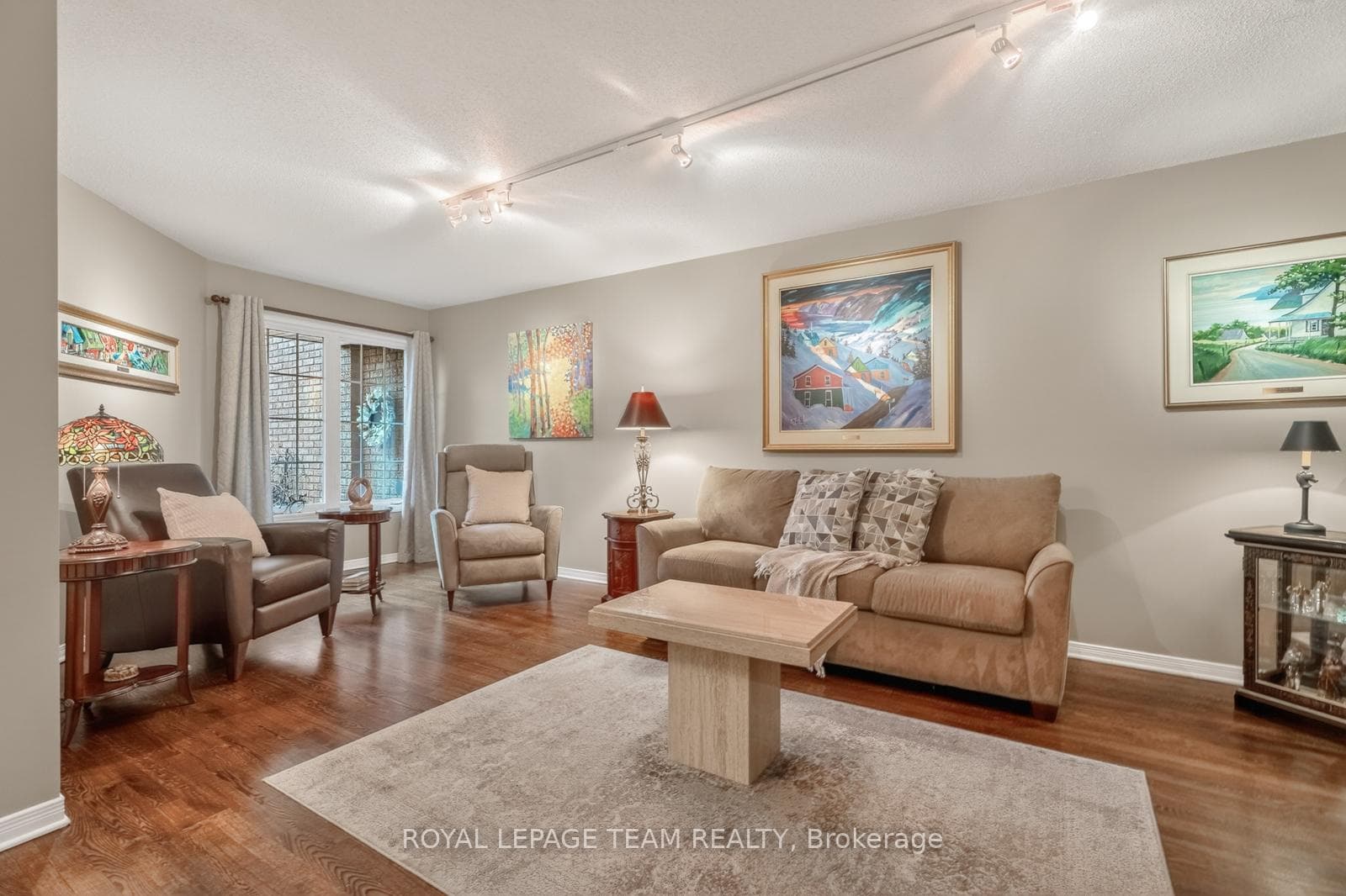 9 BOREALIS Crescent photo 2