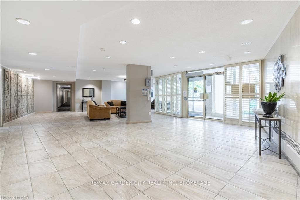 35 TOWERING HEIGHTS Boulevard Unit 508 photo 44