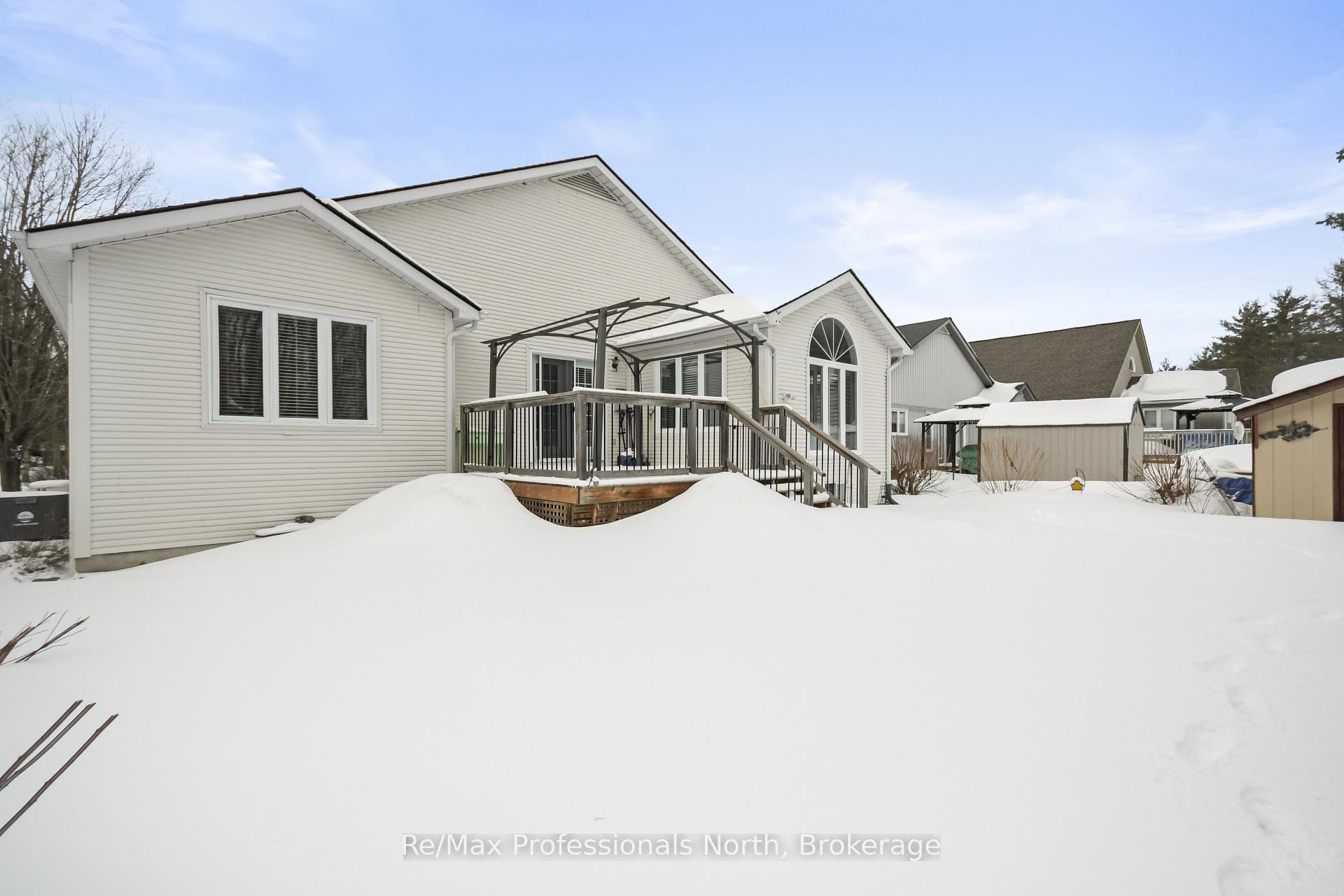 111 Pineridge Gate photo 40