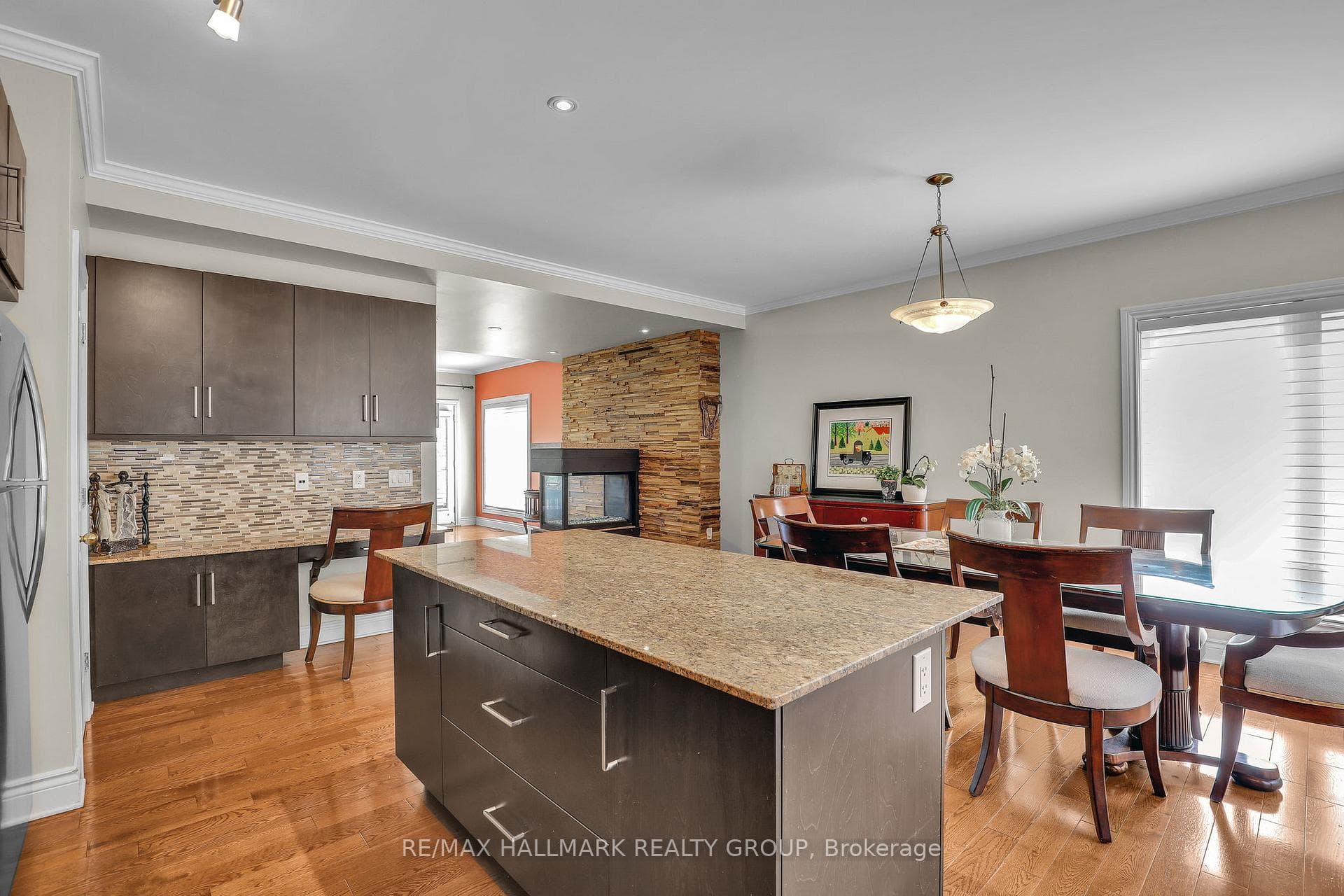 3356 CARLING Avenue photo 18