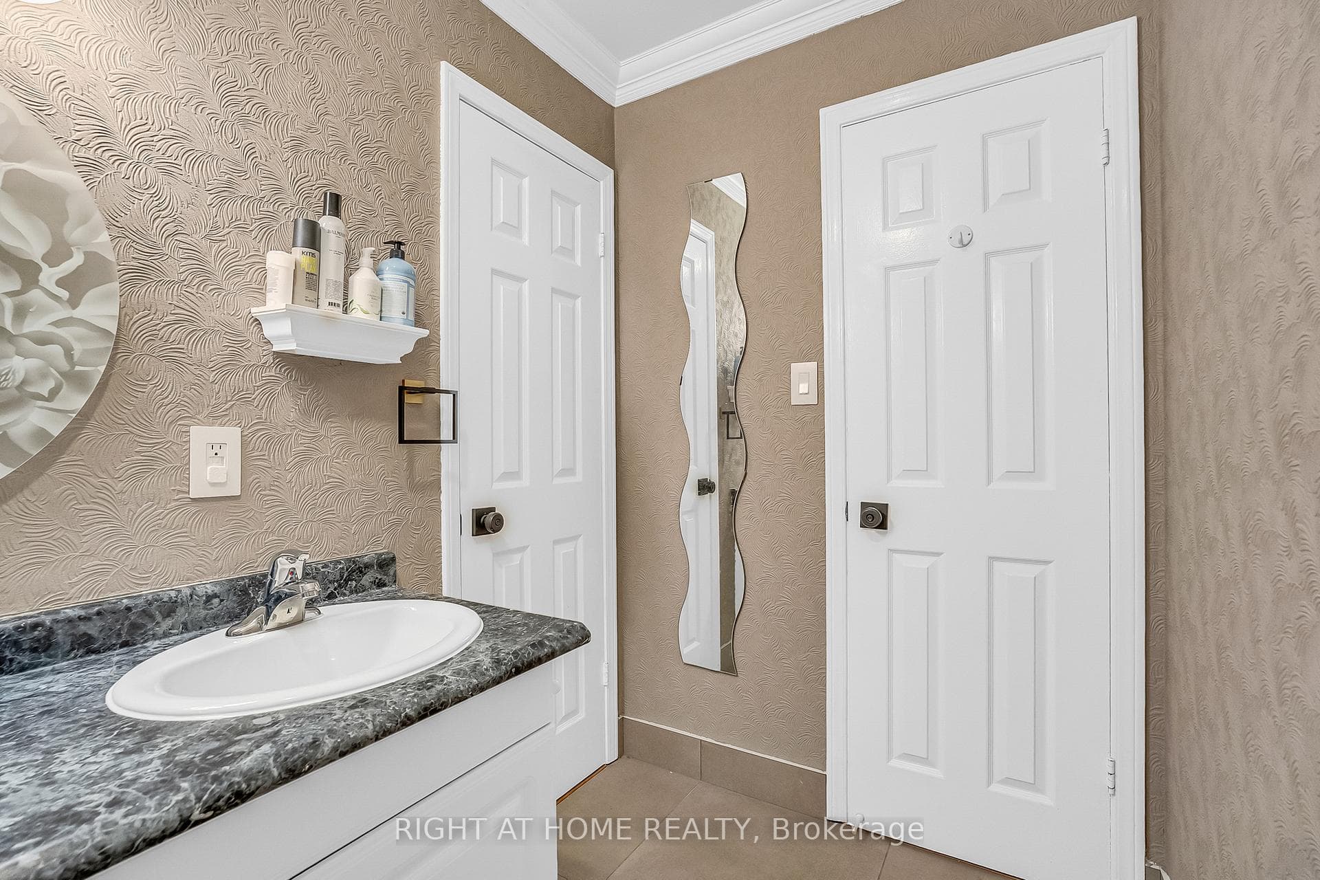 1205 Shagbark Crescent photo 35