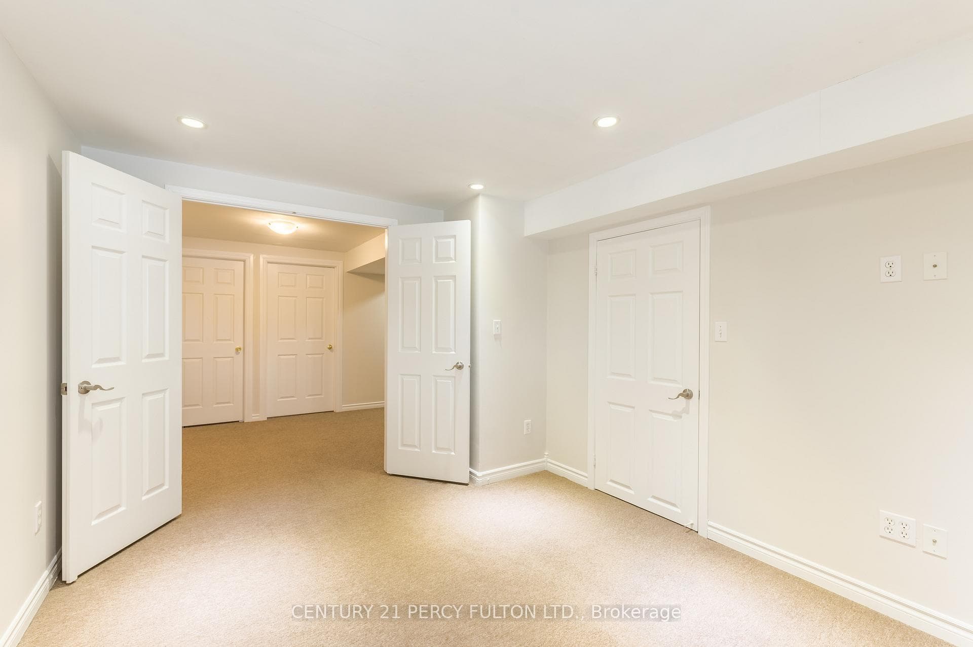 223 Cowling Heights photo 28