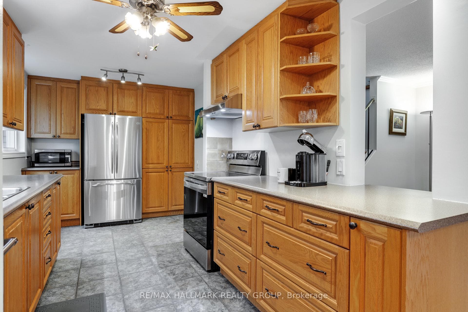 KITCHEN | SS appliances, corner pass-through