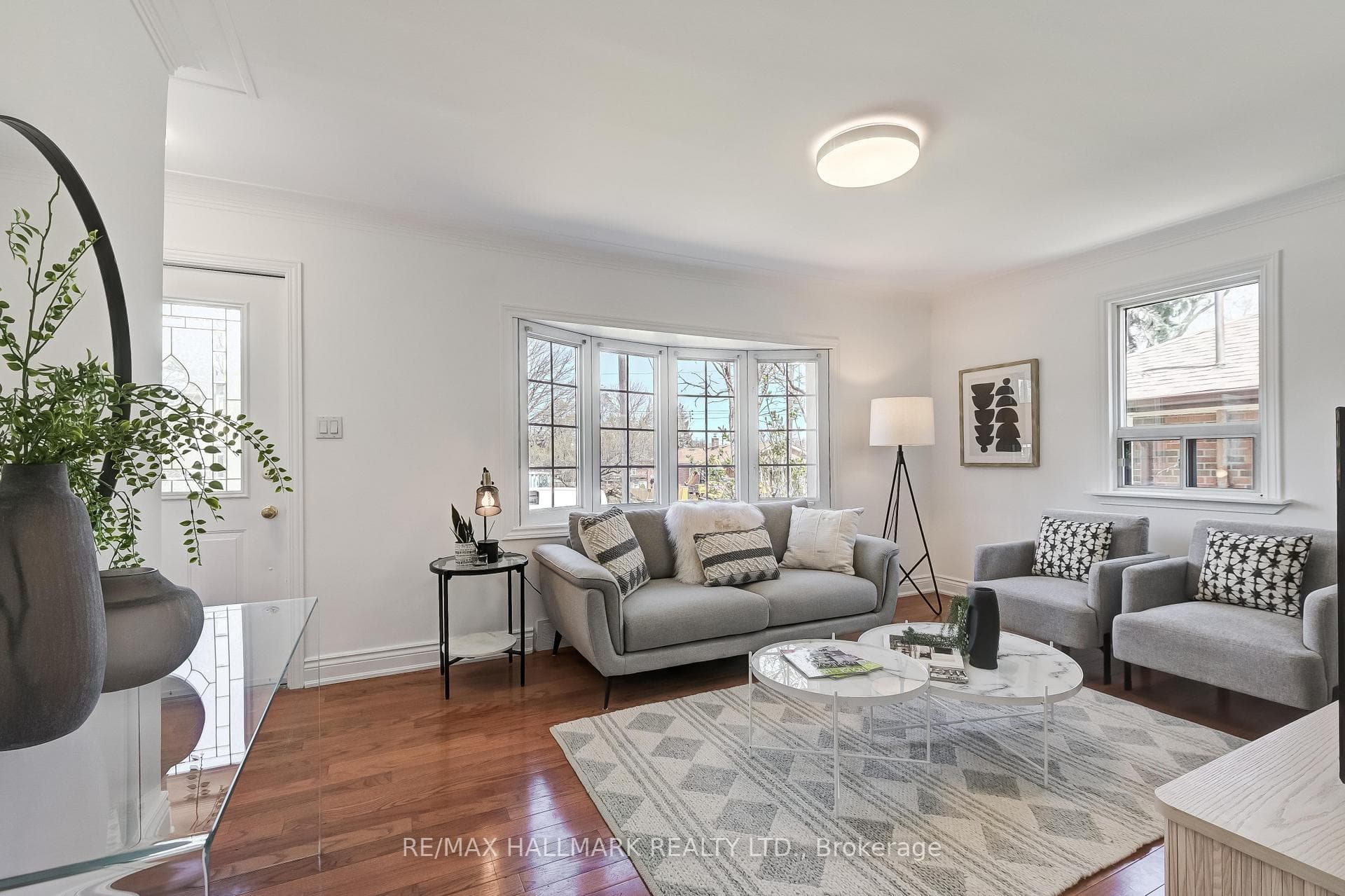 21 Barker Avenue photo 3