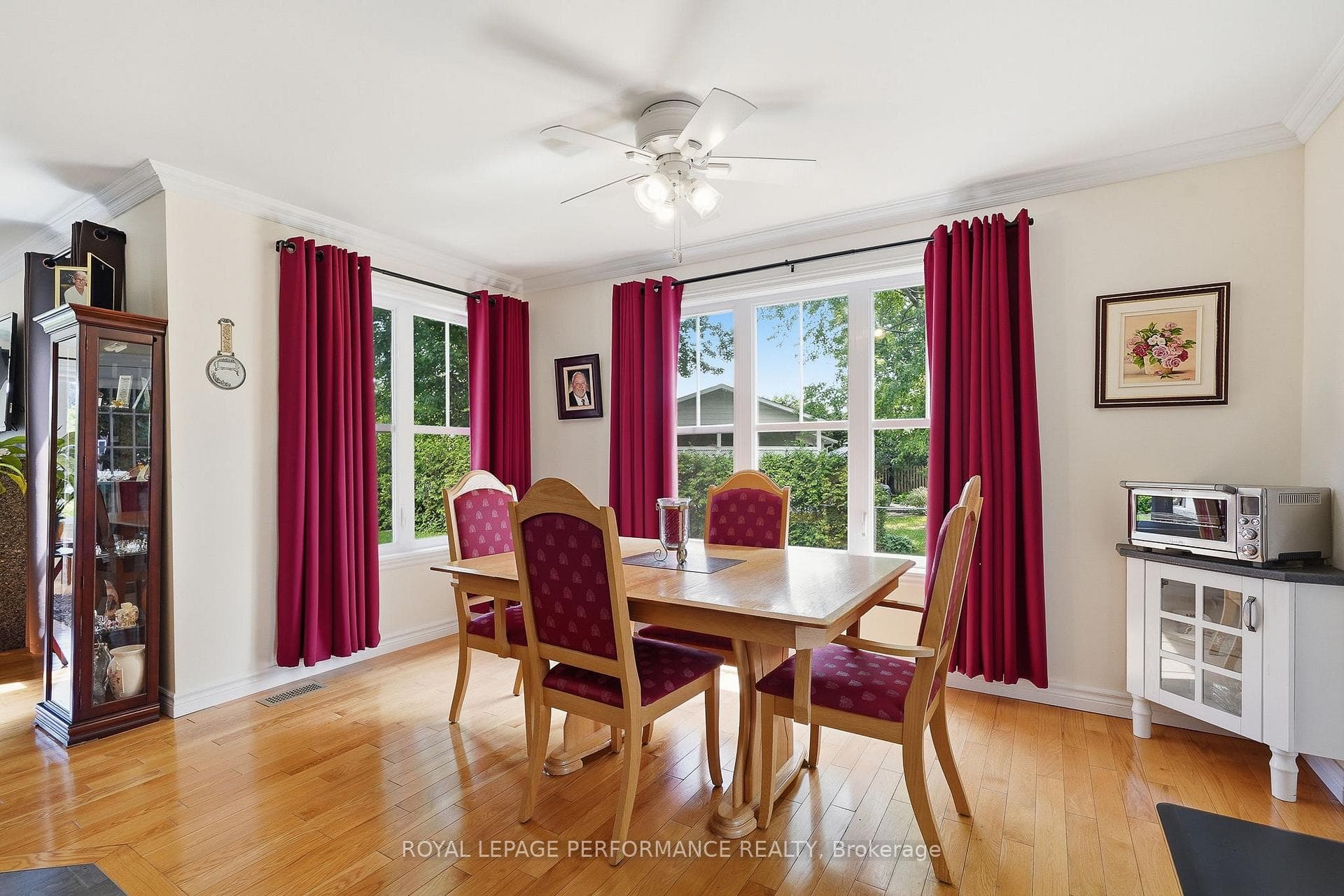992 Ghislain Street photo 10