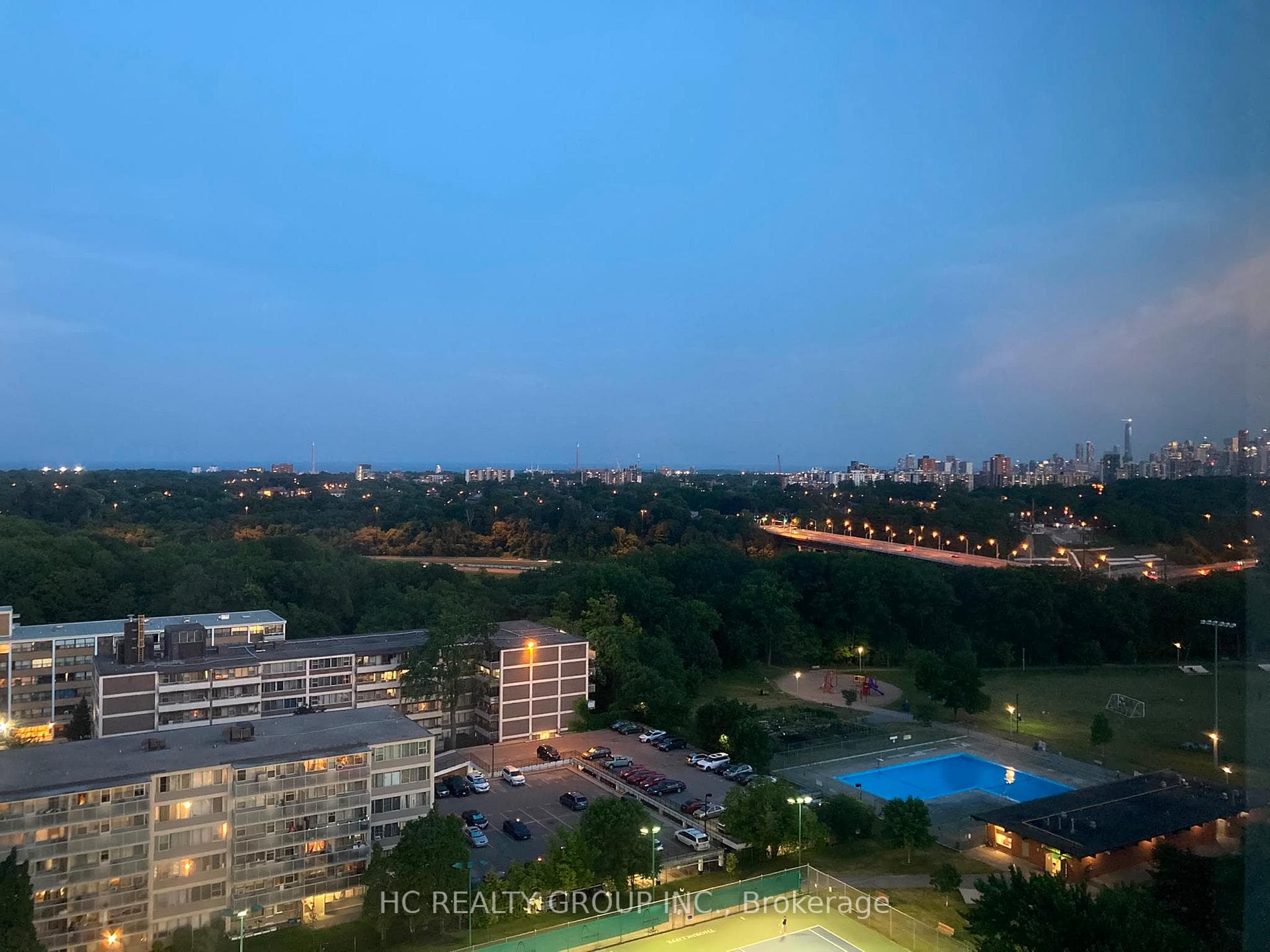 21 Overlea Boulevard Unit 1602 photo 32
