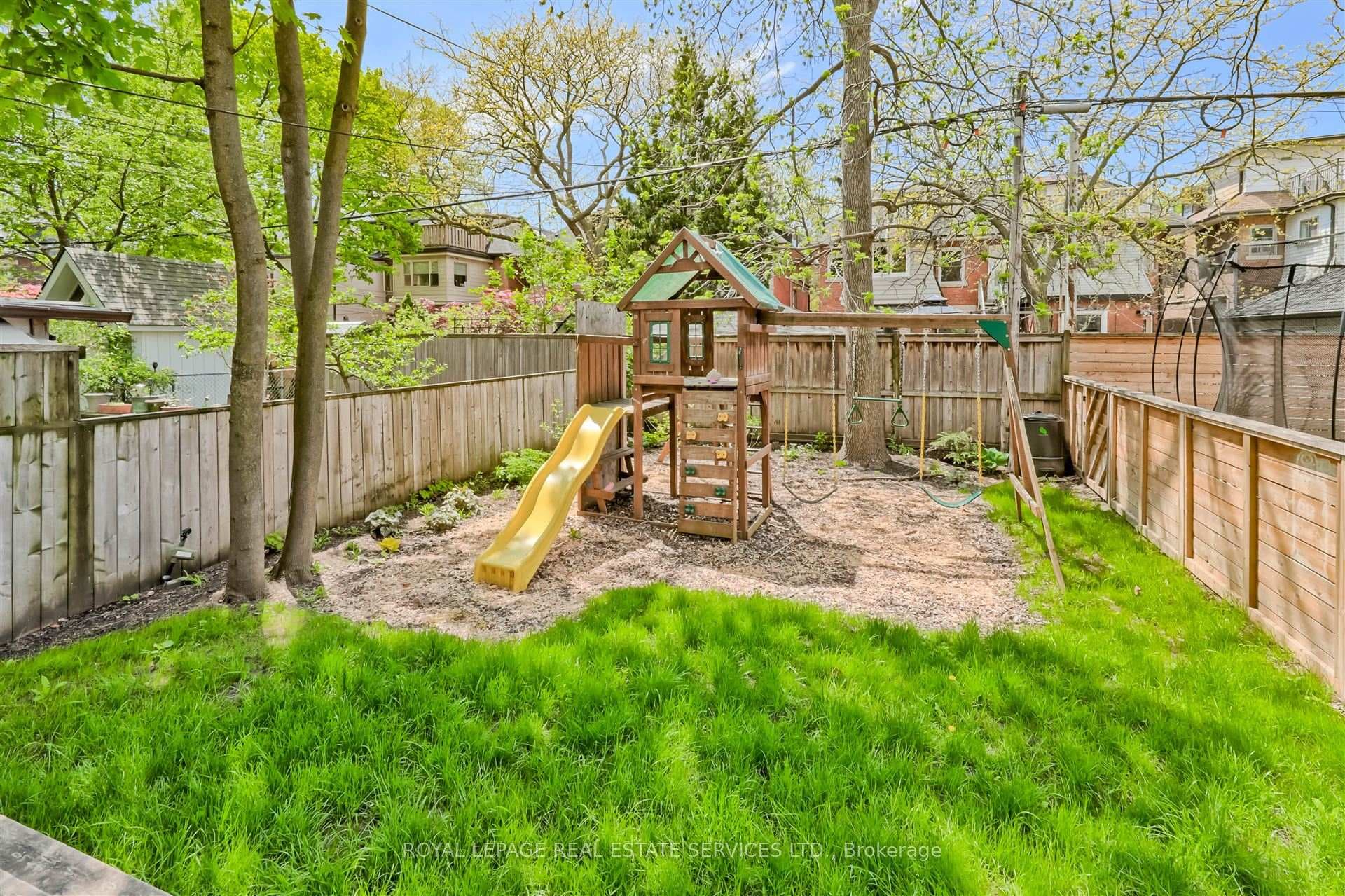 90 Oakwood Avenue photo 44