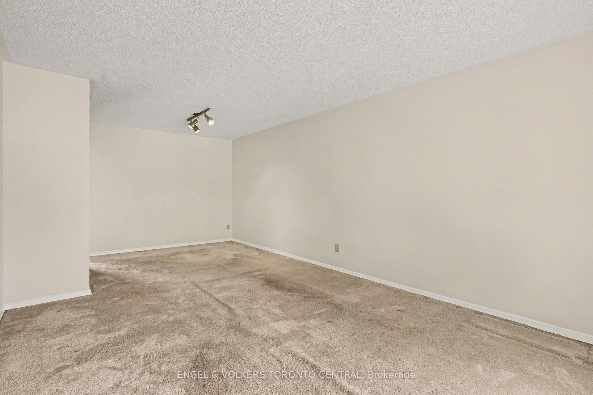 45 Edilou Drive photo 8