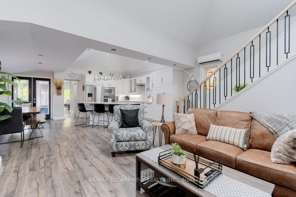 7 Homewood Avenue photo 7