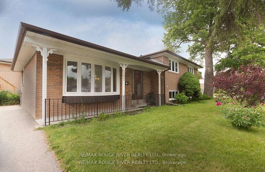 62 Syracuse Crescent photo 9