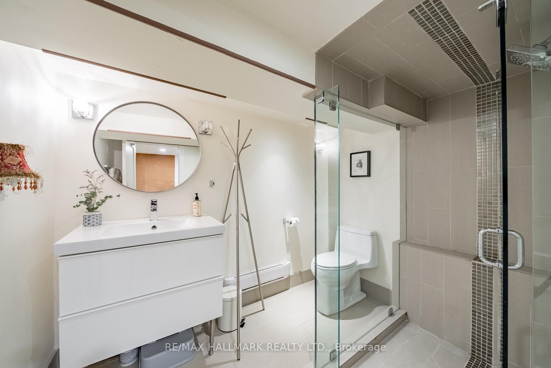 136 Monarch Park Avenue photo 29