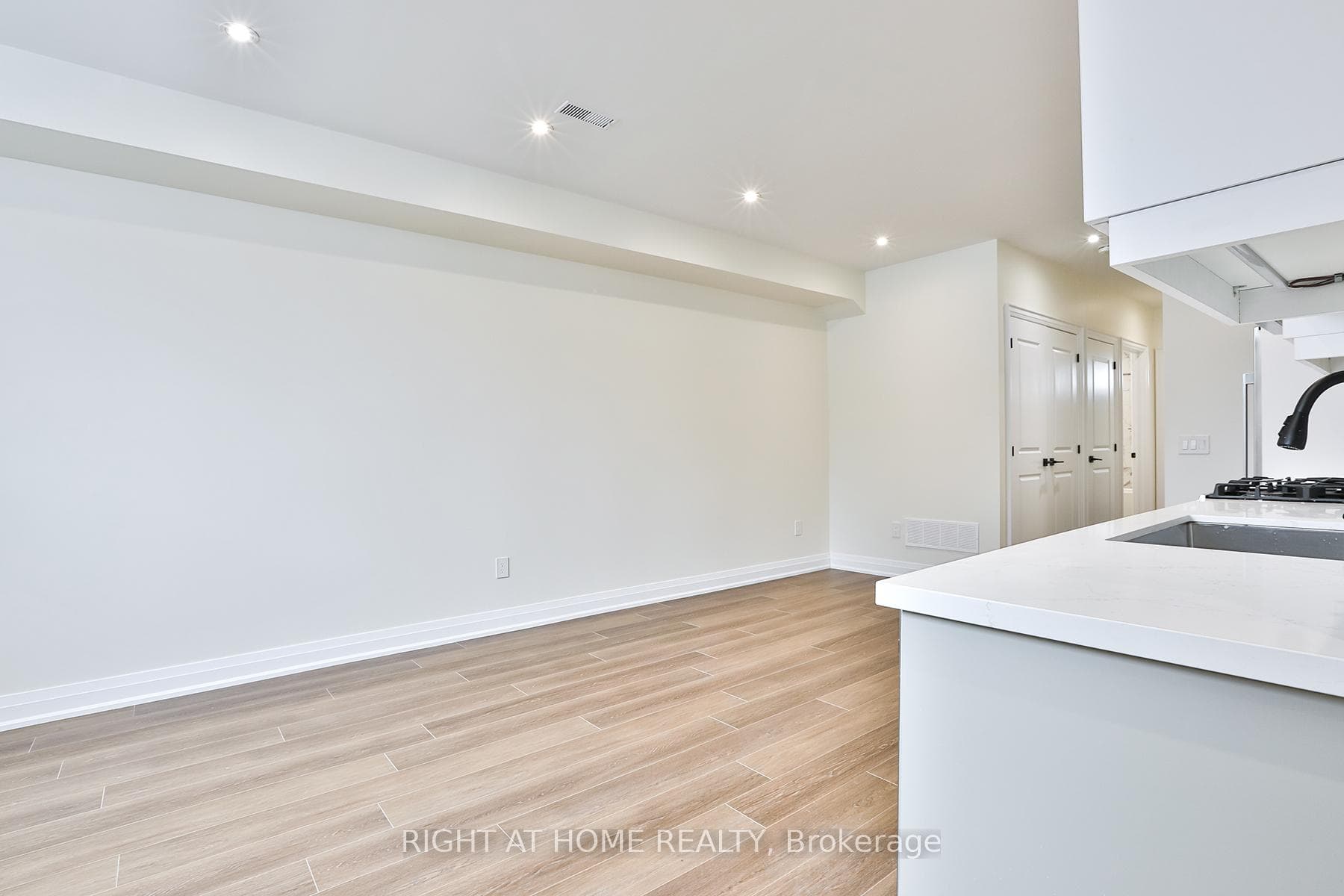 39 Fifteenth Street Unit 2 photo 11