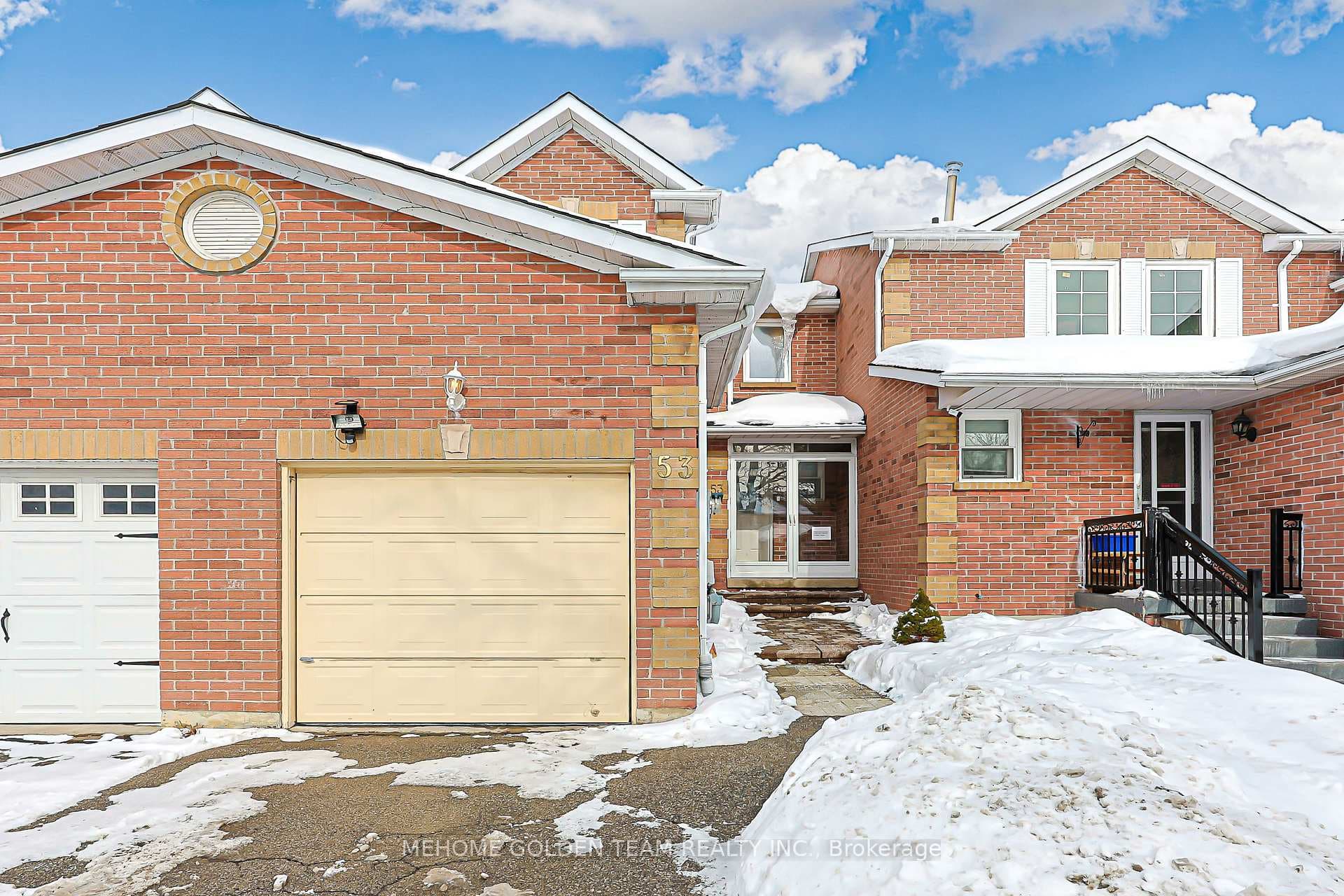 53 Steepleview Crescent photo 2