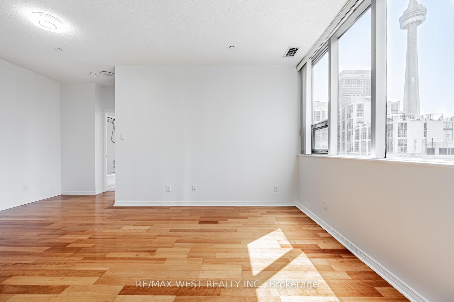 393 King Street Unit 709 photo 10