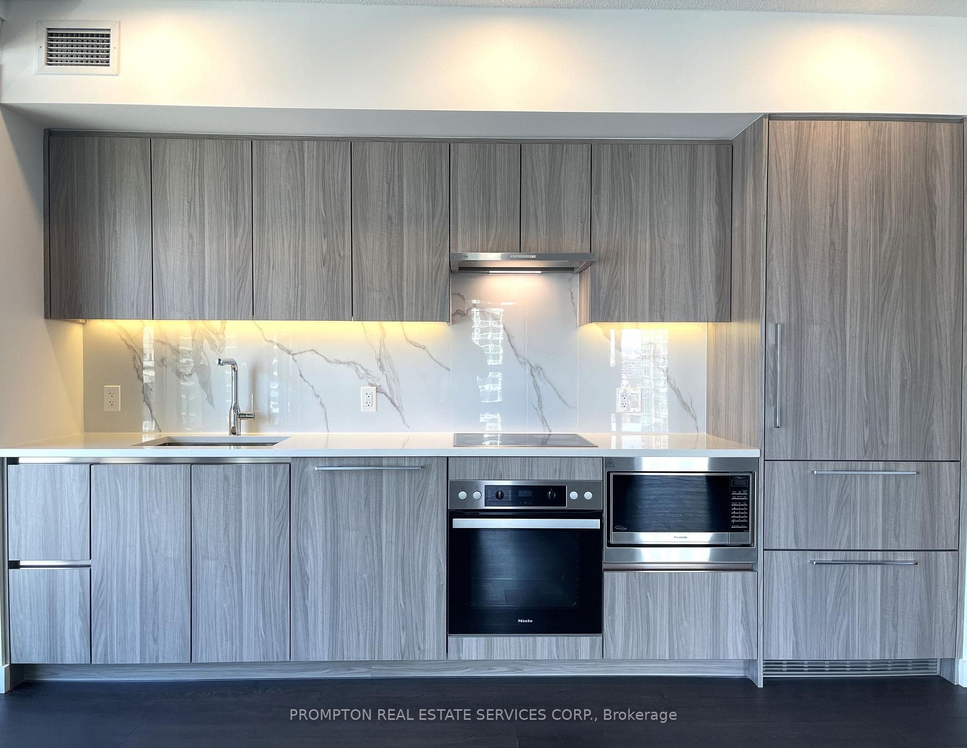 1 CONCORD CITYPLACE Way Unit 2103 photo 4