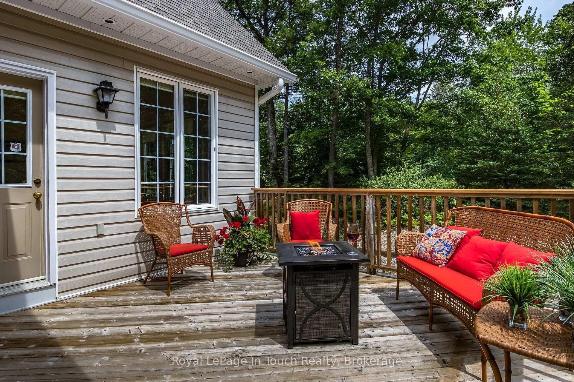 8 Woodward Drive photo 14