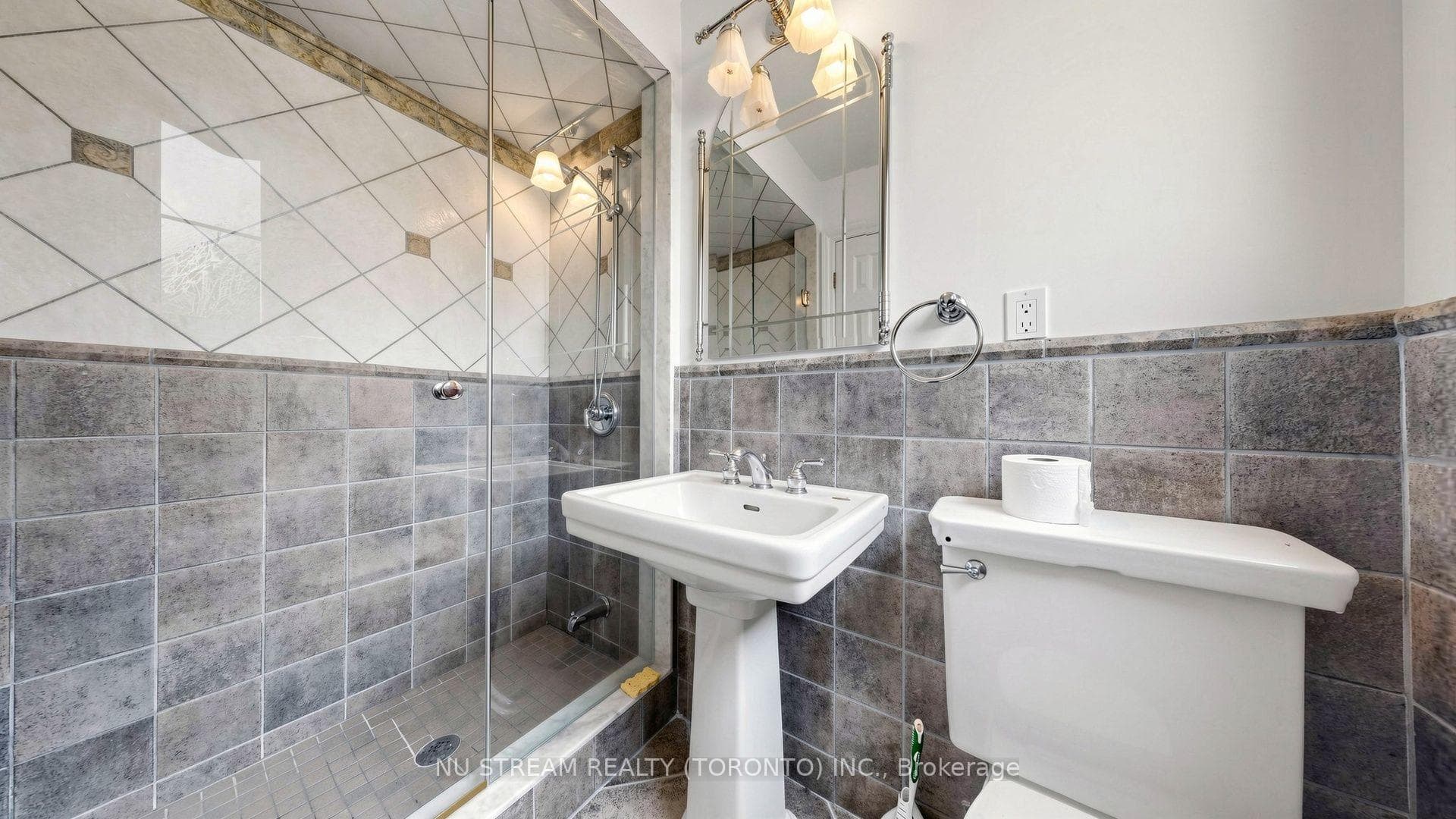 20 Blackforest Drive photo 25