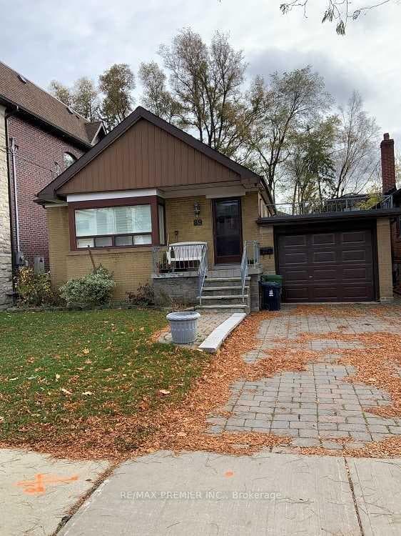89 Mcgillivray Avenue photo 1