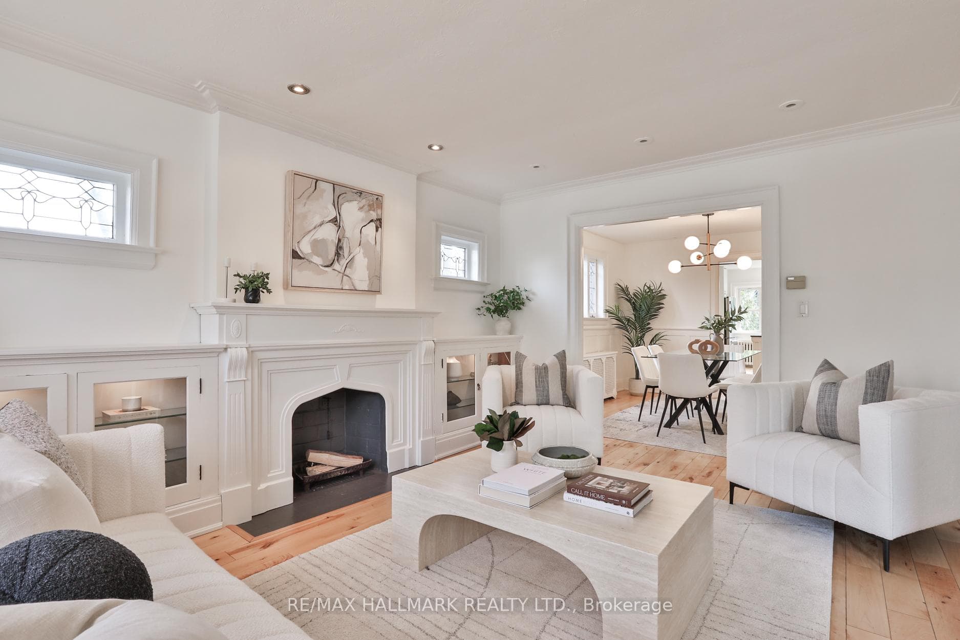 121 Castlewood Road photo 2