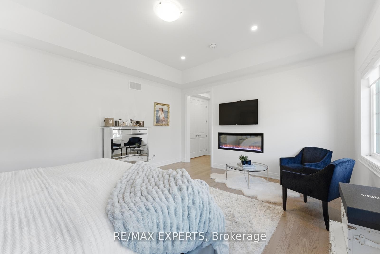 54 Winthrop Crescent photo 24