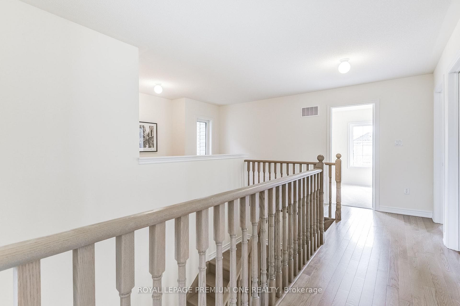 468 Black Cherry Crescent photo 22