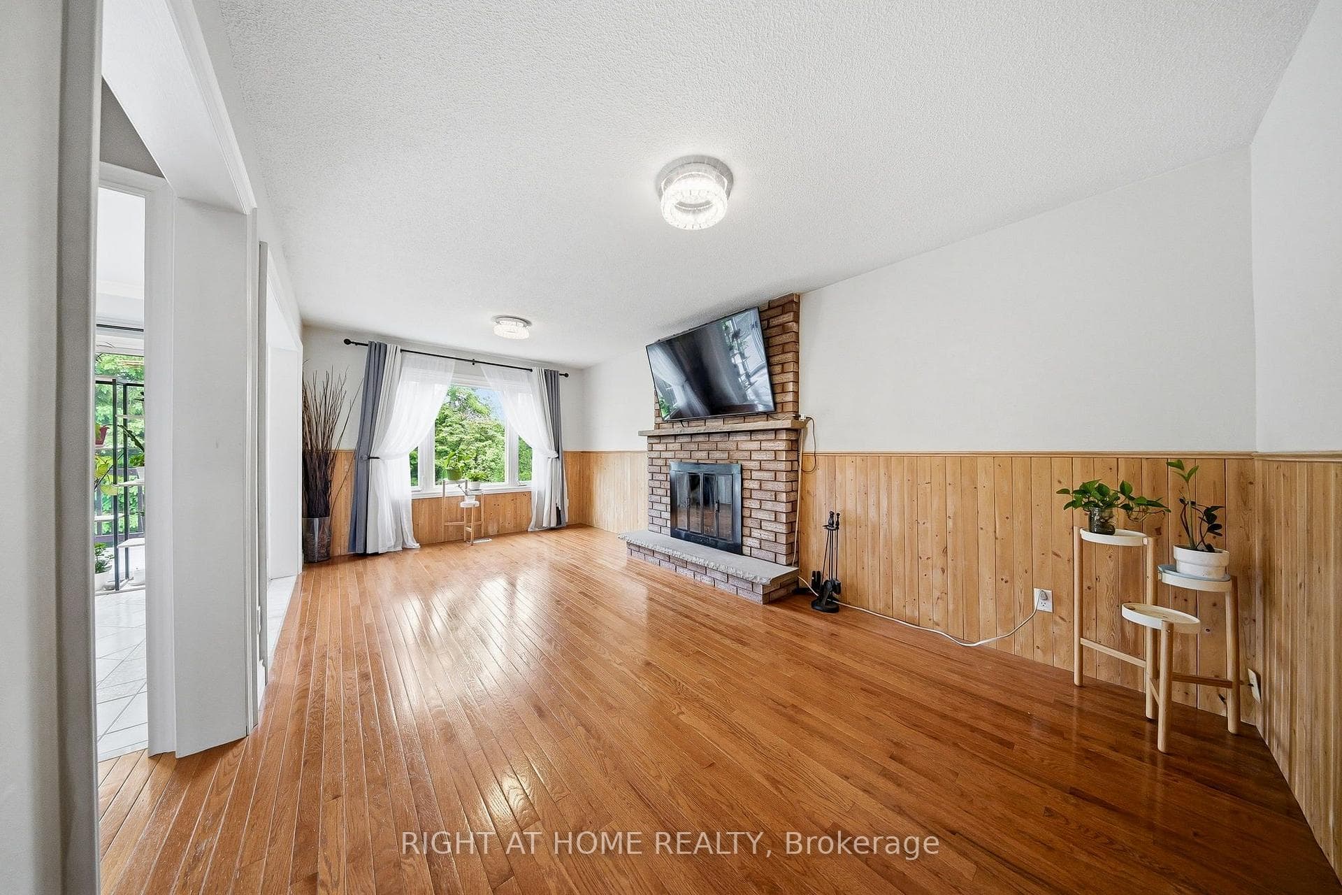 29 Sunforest Drive photo 17
