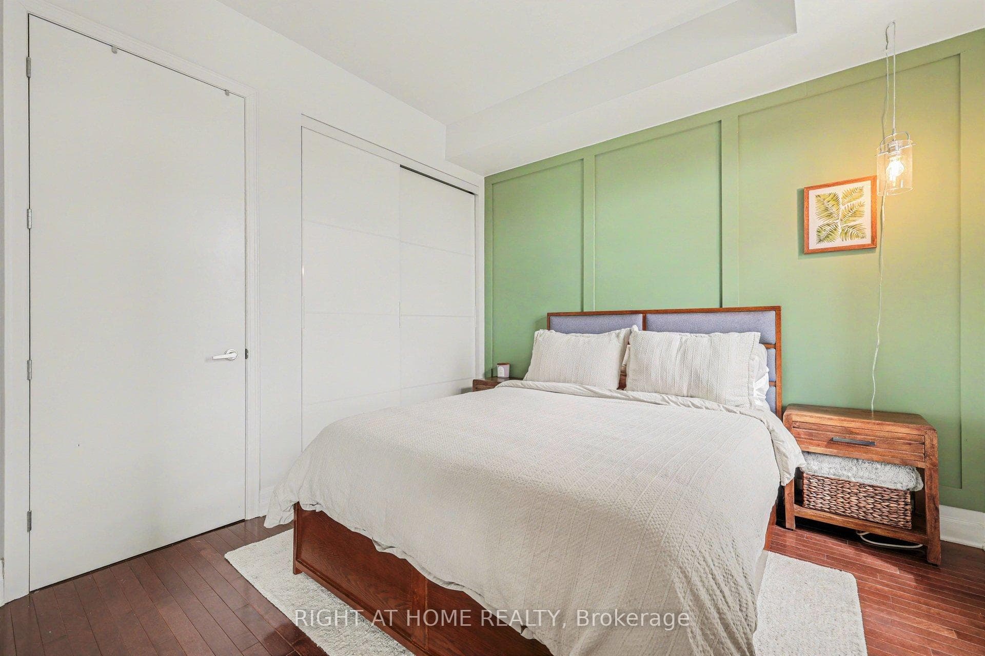 330 Loretta Avenue Unit 810 photo 15