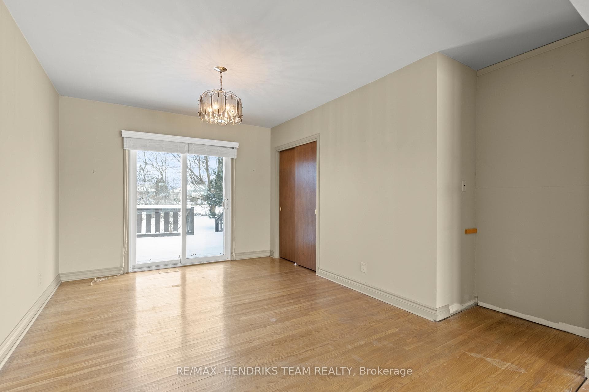 42 Hillgarden Road photo 9