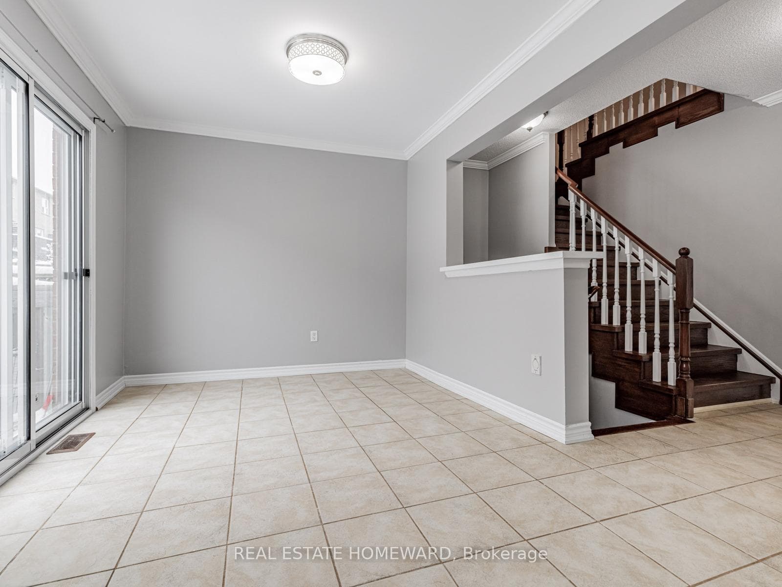 304 Flagstone Way photo 13