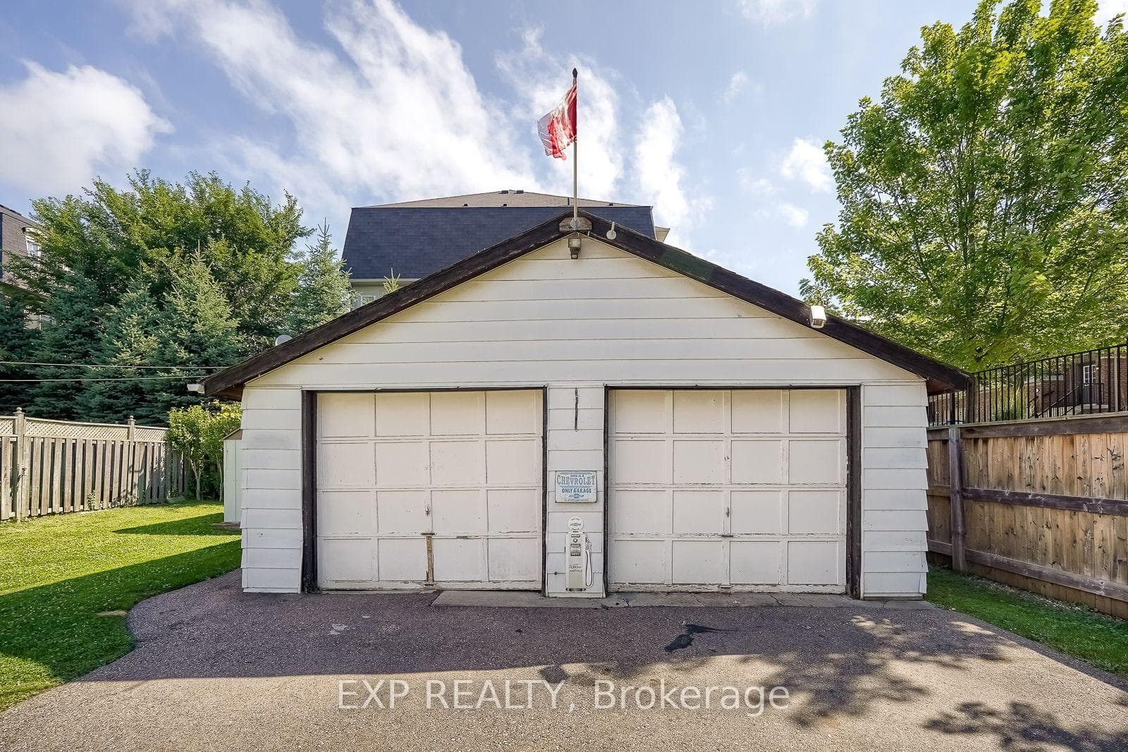 1141 Haig Boulevard photo 29