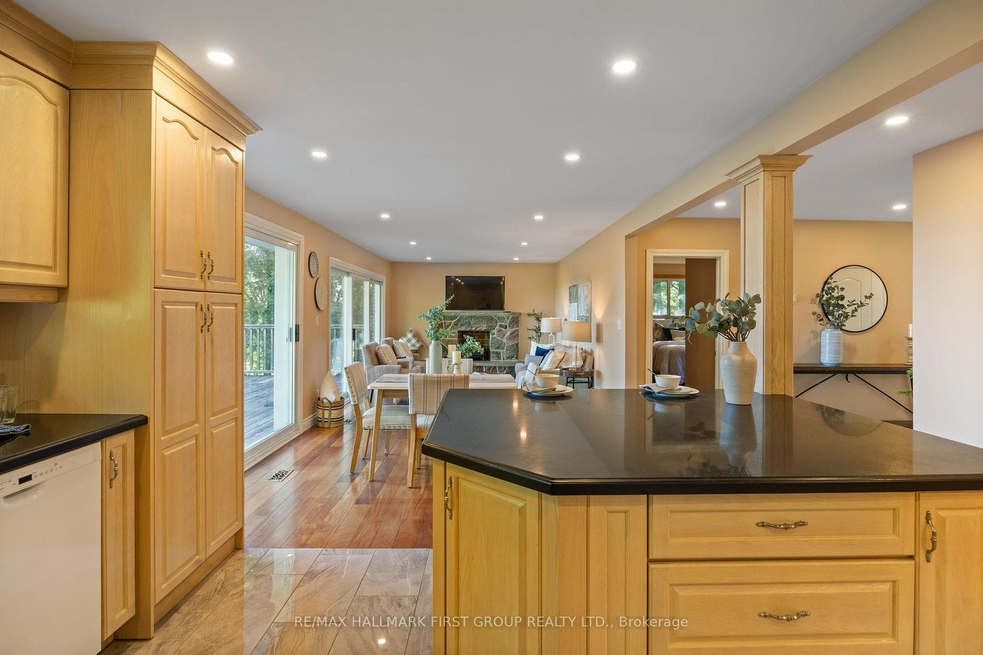 405 Coates Road photo 21