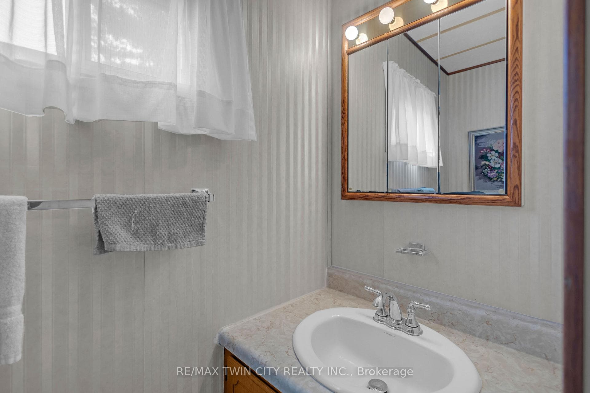 673 Brant Waterloo Road Unit 505 photo 19