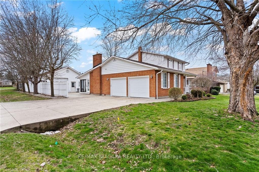 35 Lindbergh Drive photo 1