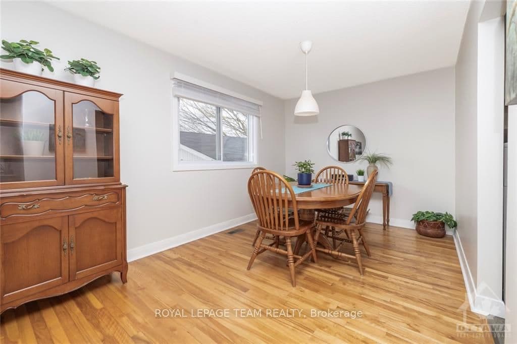 8253 UNITED Avenue photo 7