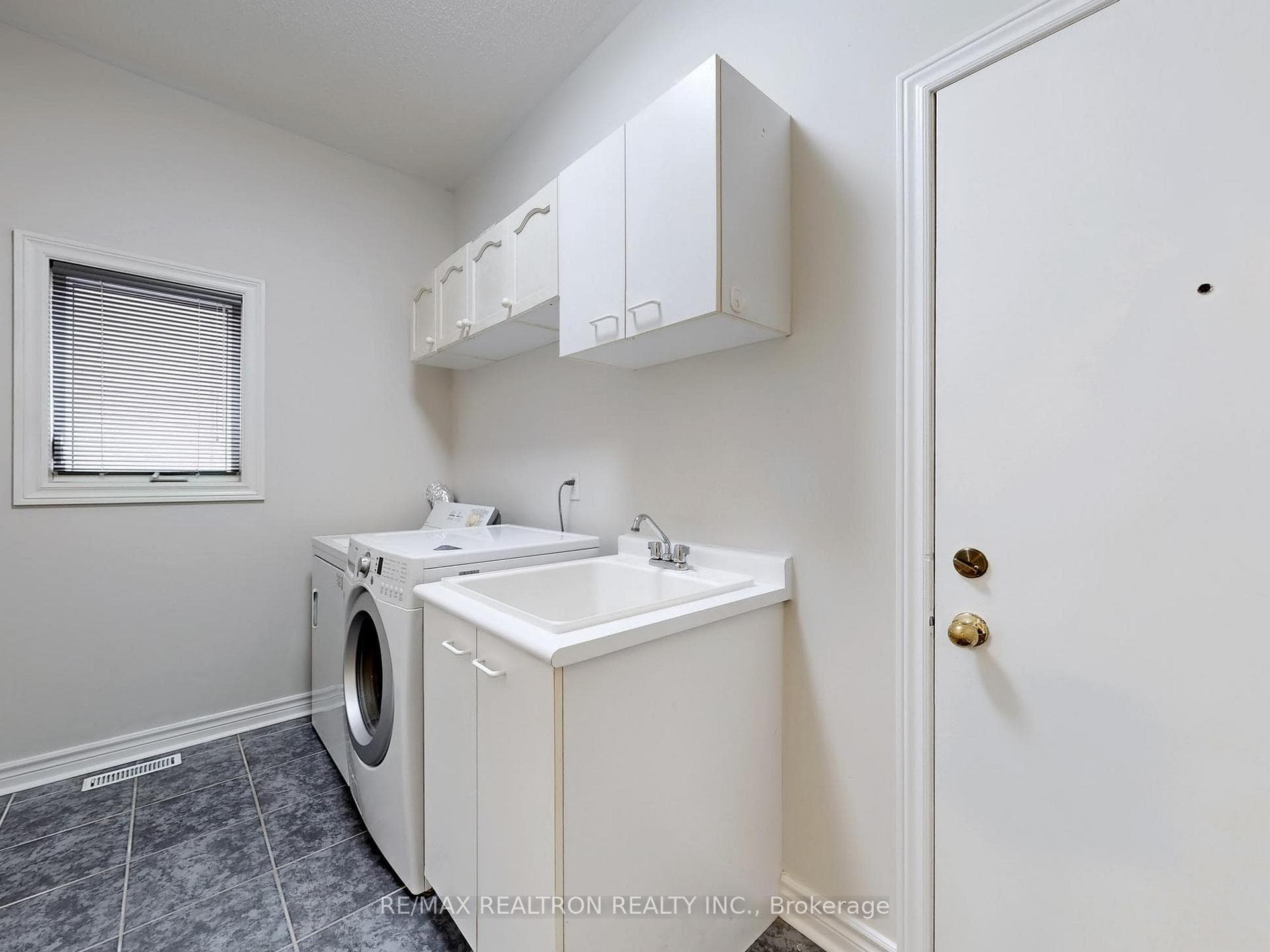 102 Havelock Gate photo 19