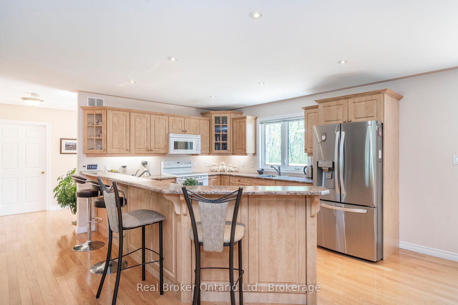 115 Mitchell's Beach Road photo 8