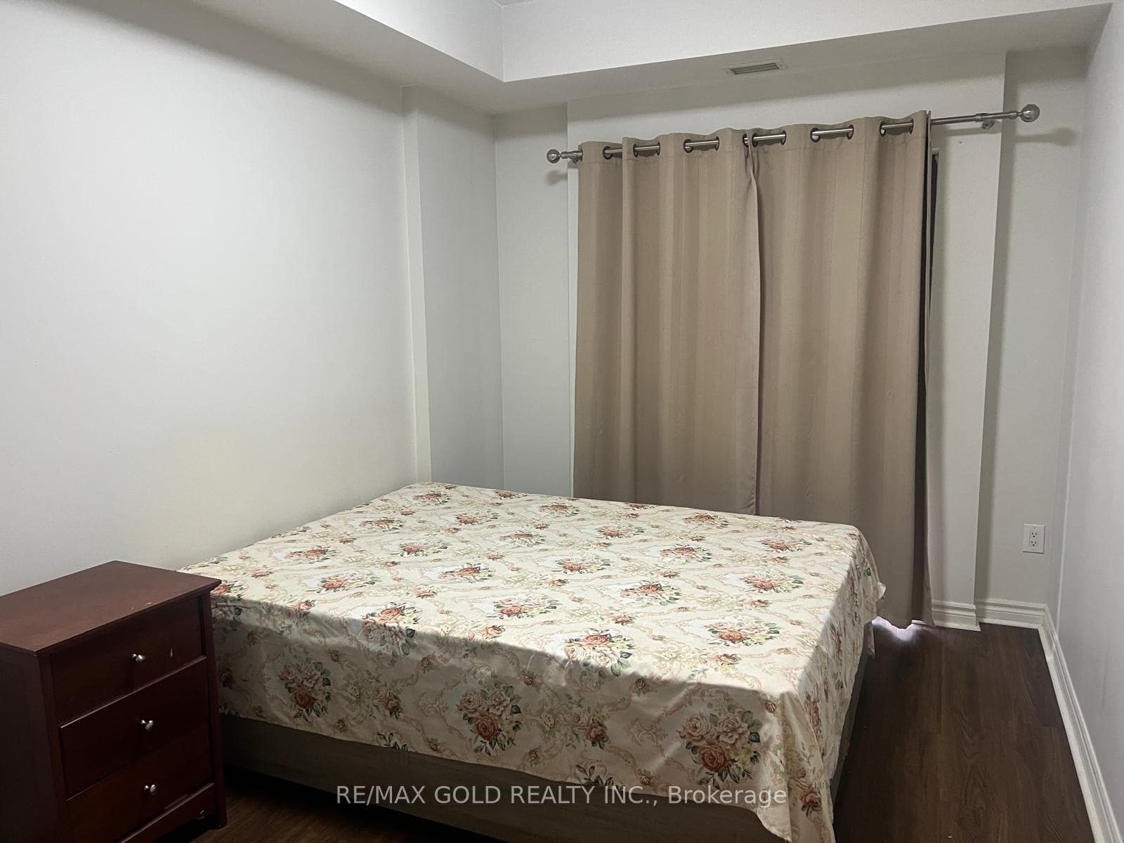 385 Prince Of Wales Drive Unit 204 photo 4
