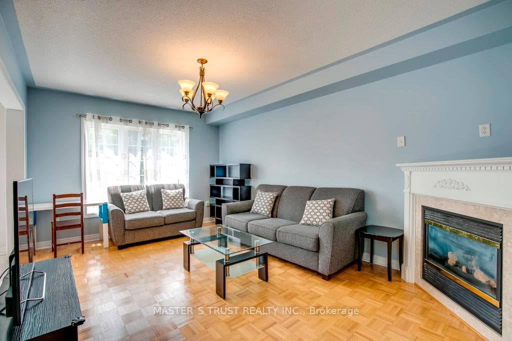 626 Society Crescent photo 6