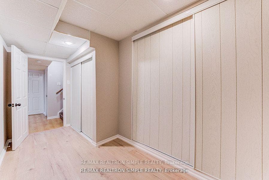 71 Schouten Crescent photo 26