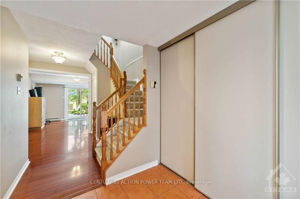 2051 BOAKE Street photo 22