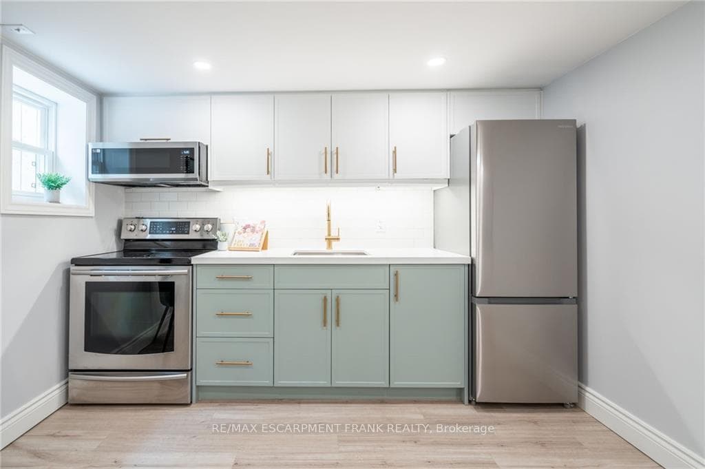 105 East 13th Street photo 28