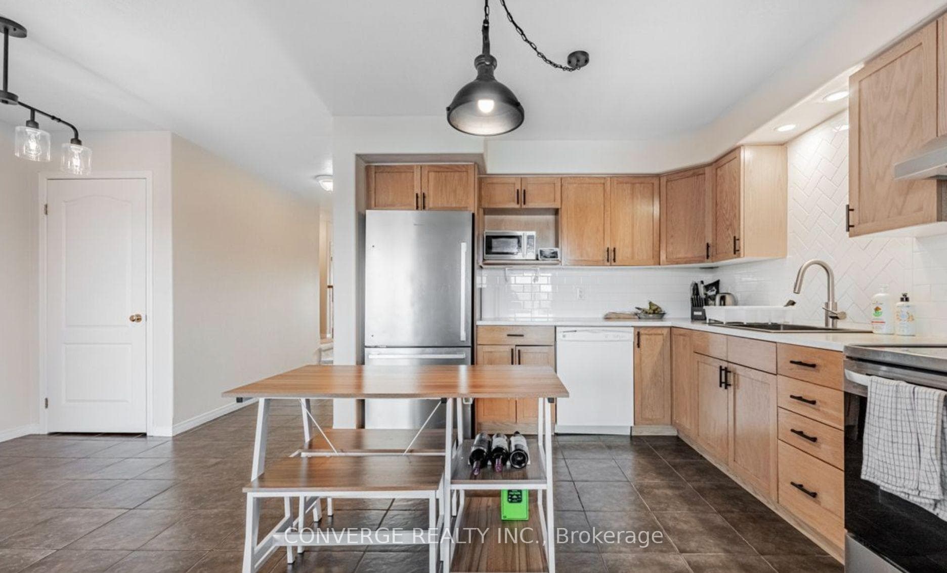60 Shephard Avenue photo 8